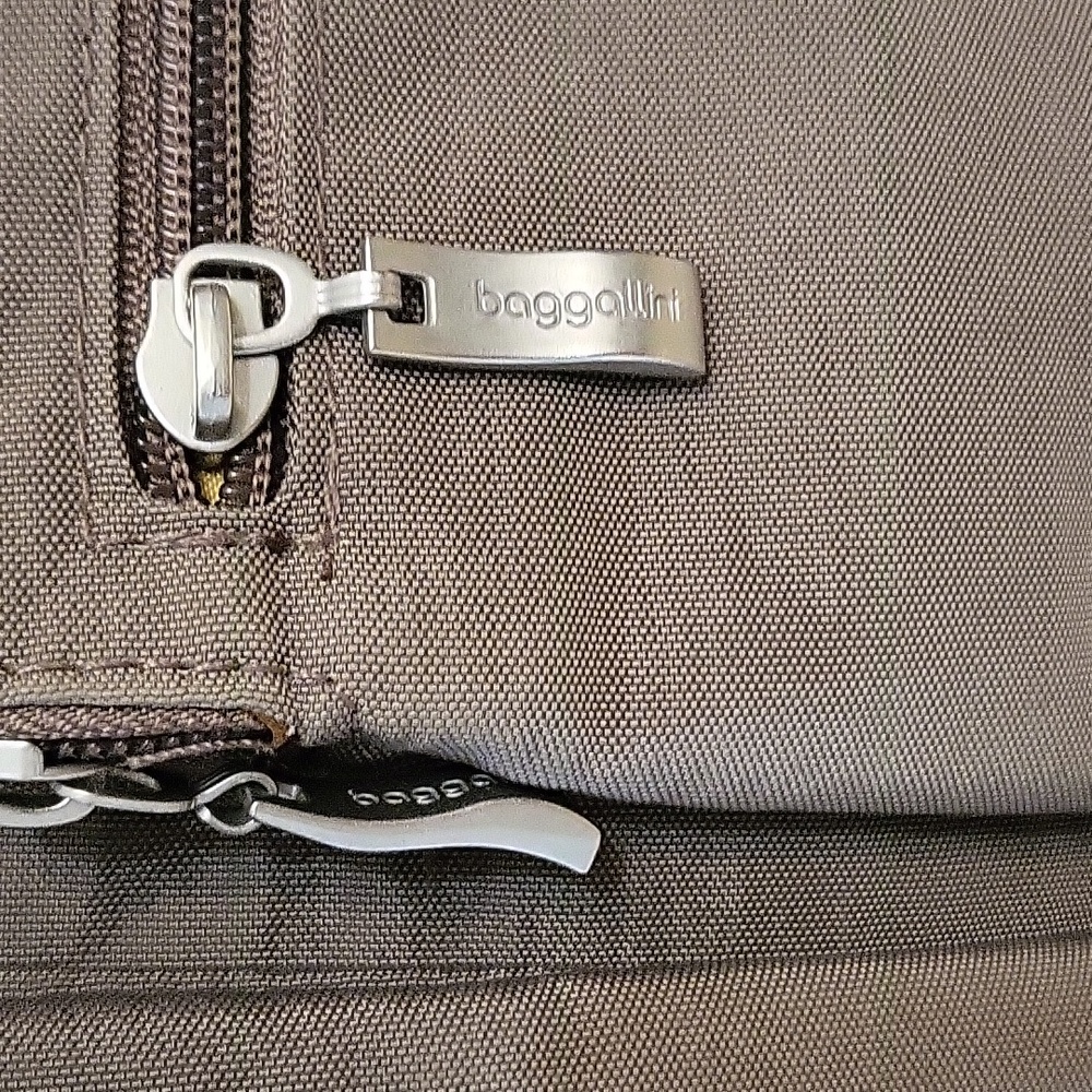 Baggallini Large Brown Nylon Hobo Messenger Crossbody Travel Bag - Picture 5 of 13